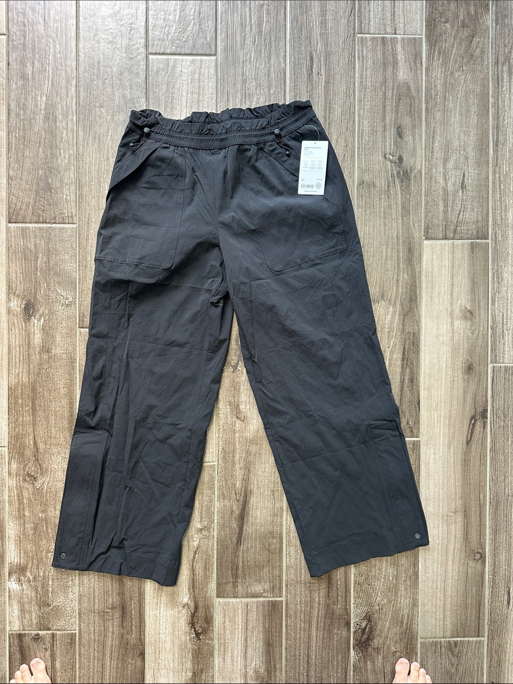 Women’s Athleta Trekkie Parachute Pant - size L - NWT